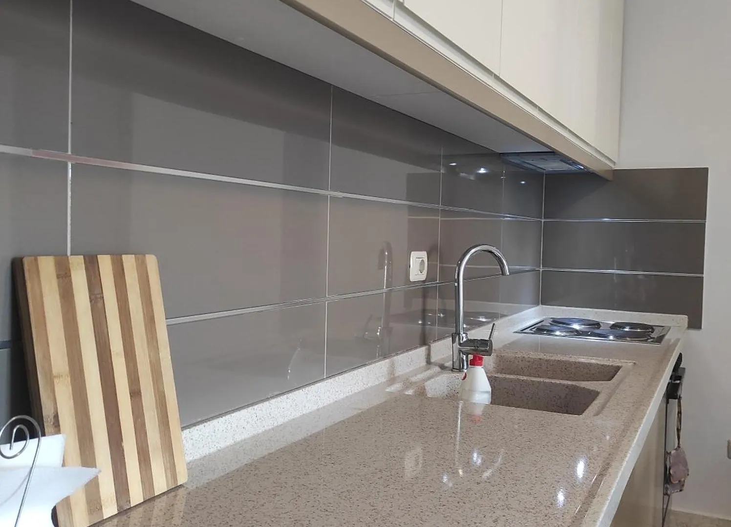 Kledia'S Modern Apartment Tirana 0*,