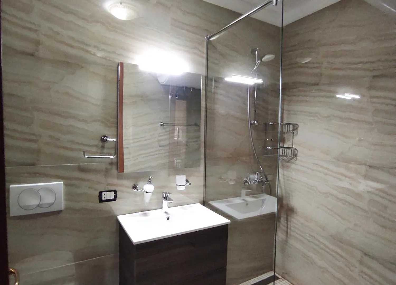 Kledia'S Modern Apartment Tirana