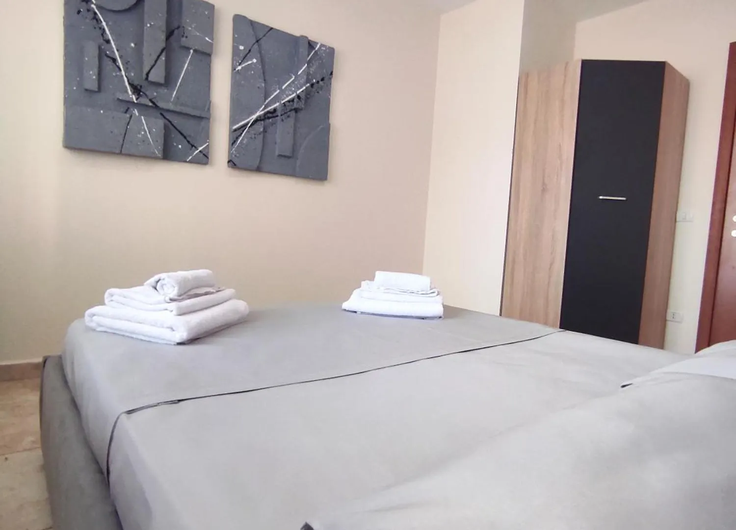 Kledia'S Modern Apartment Tirana