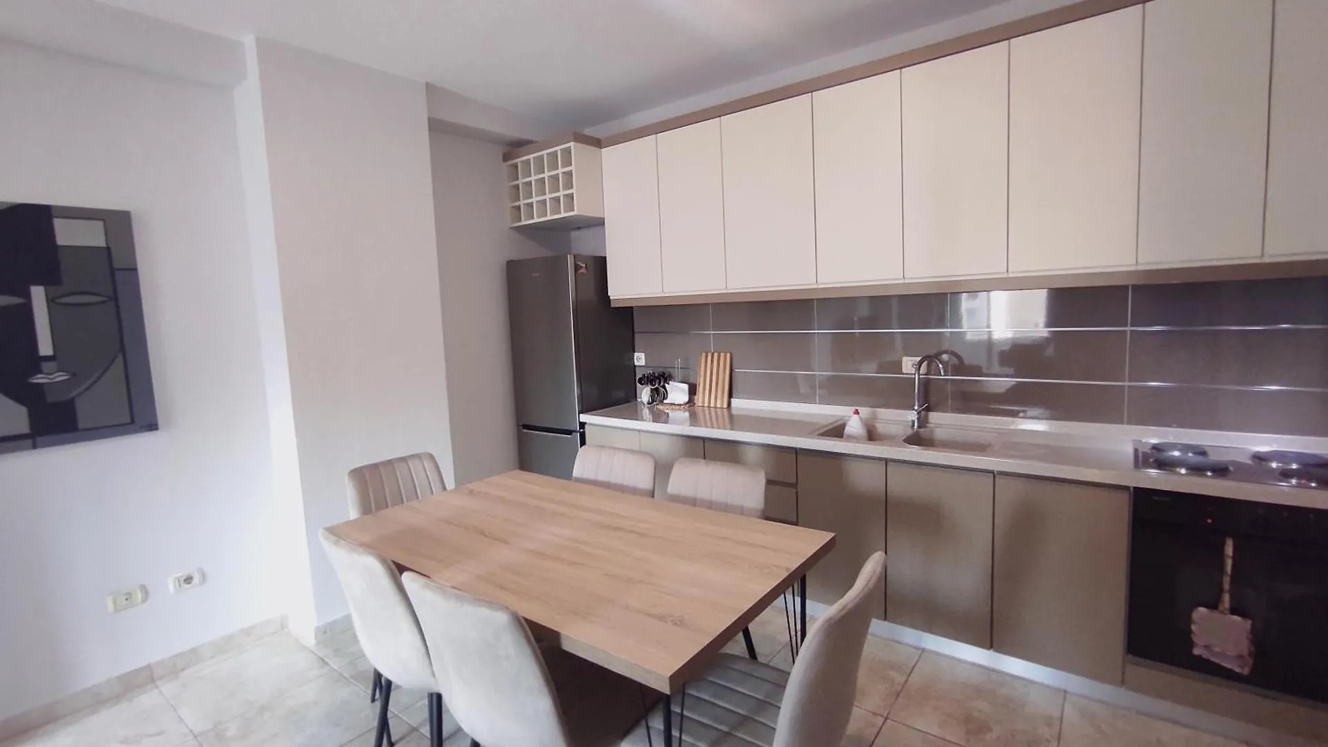 Kledia'S Modern Apartment Tirana