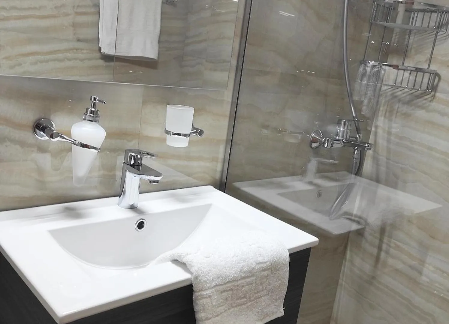 Kledia'S Modern Apartment Tirana