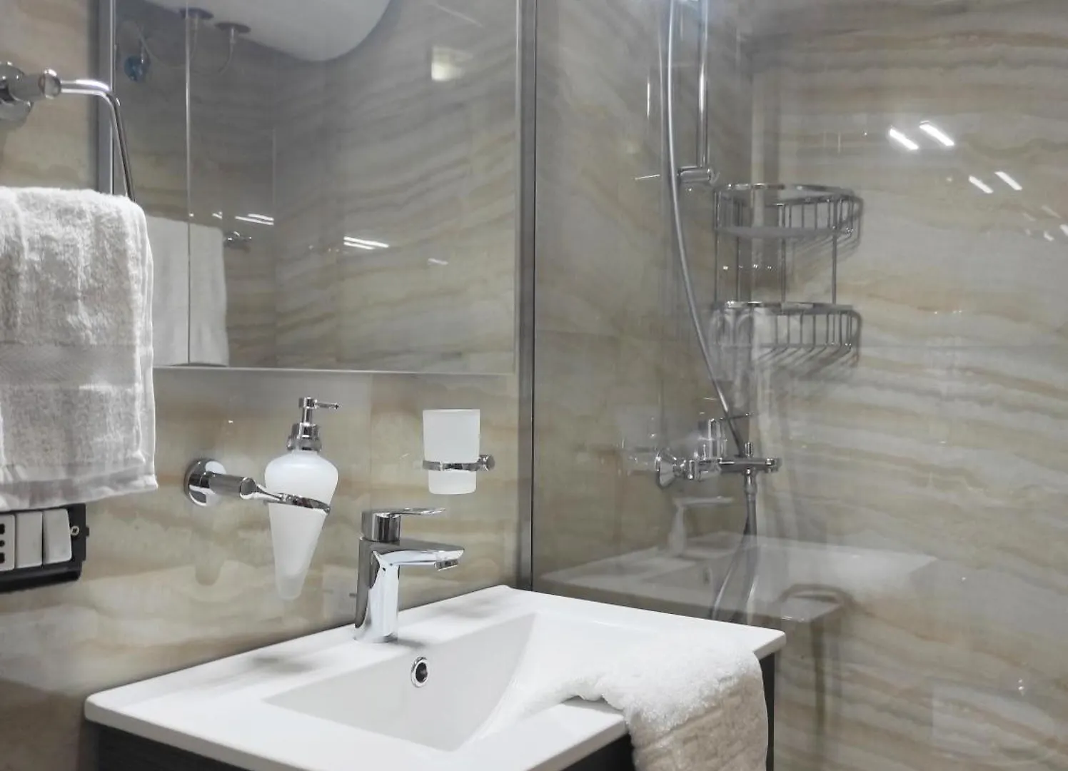 Kledia'S Modern Apartment Tirana Albania
