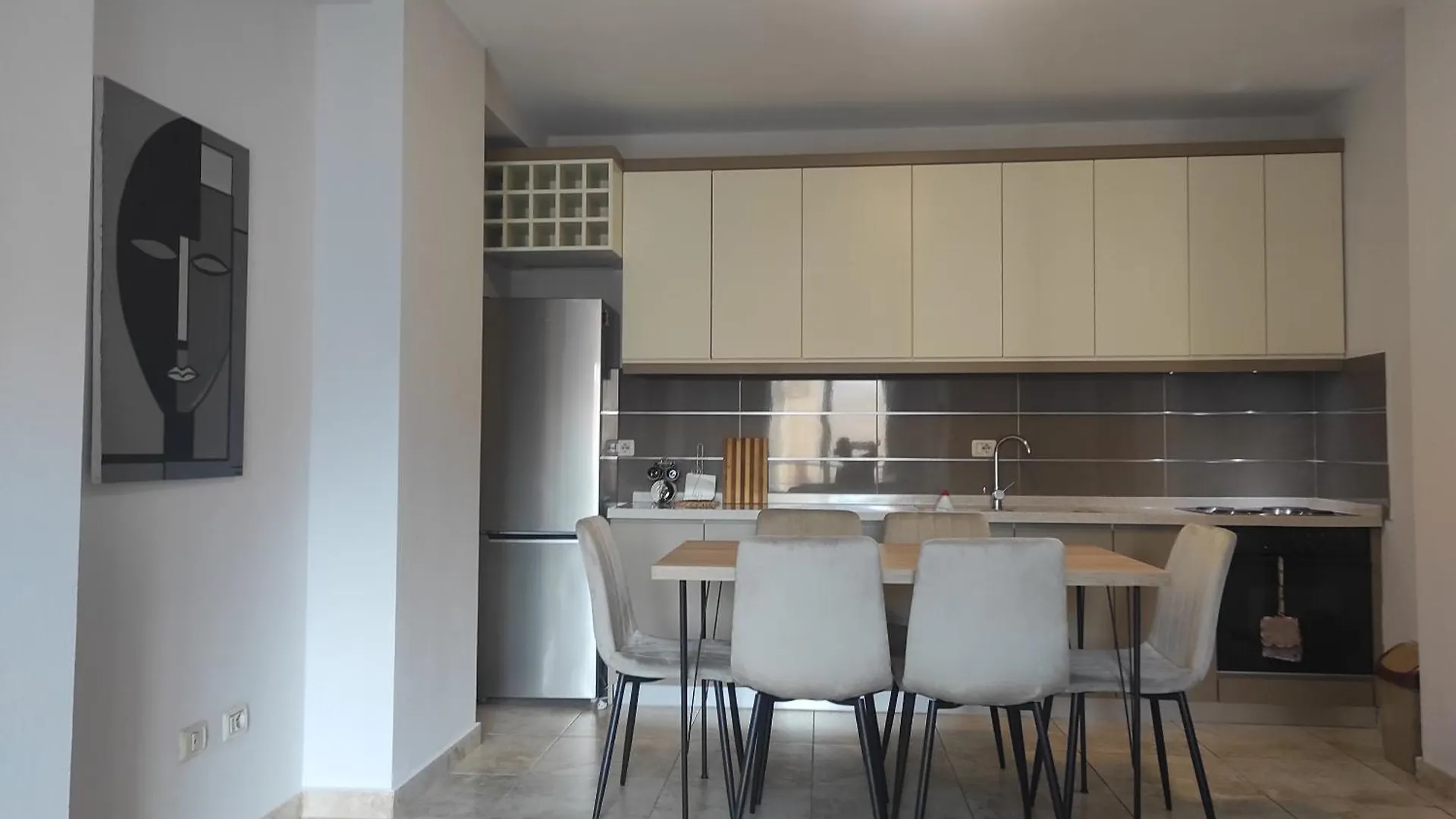 Kledia'S Modern Apartment Tirana