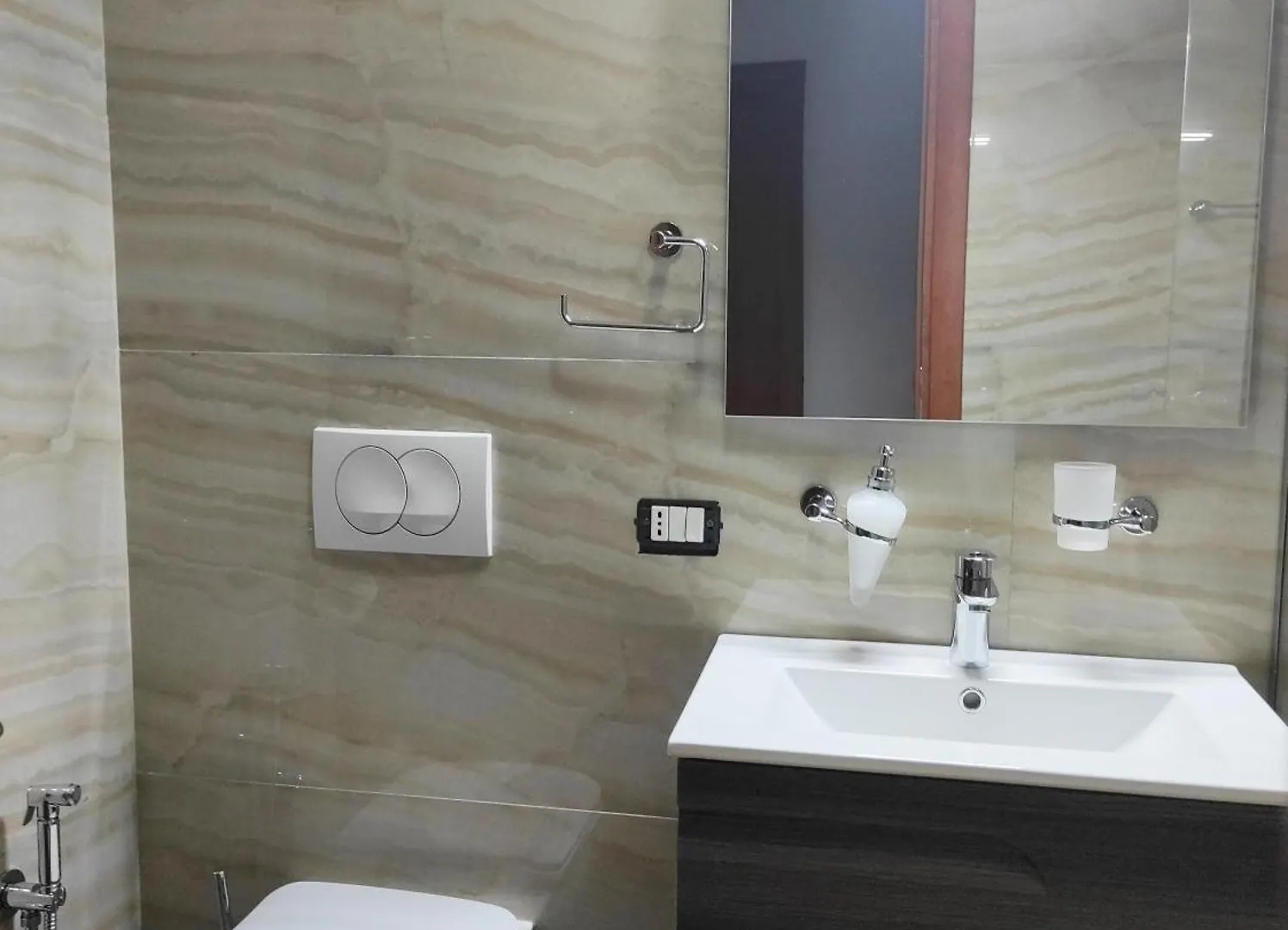 Kledia'S Modern Apartment Tirana