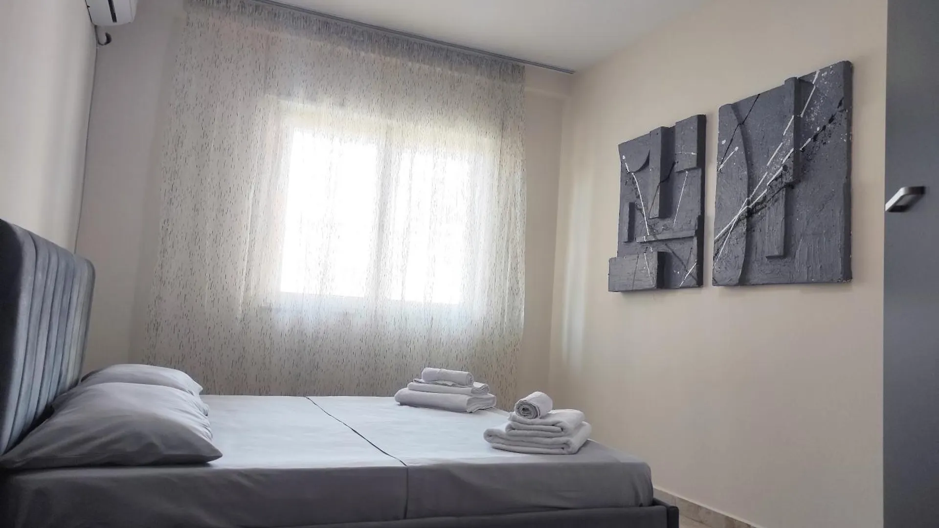 Kledia'S Modern Apartment Tirana 0*,
